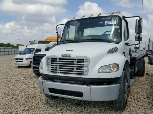 3ALACXCY6FDGA5083 - 2015 FREIGHTLINER M2 106 MED WHITE photo 2