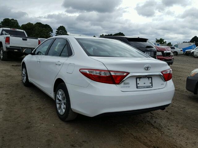 4T1BF1FK9GU562869 - 2016 TOYOTA CAMRY LE WHITE photo 3