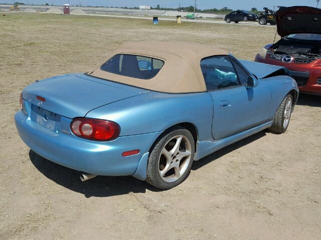 JM1NB353X20222830 - 2002 MAZDA MX-5 MIATA BLUE photo 4