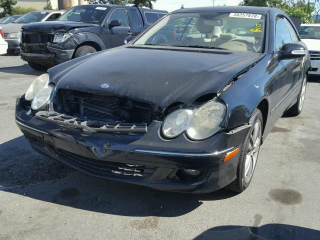 WDBTJ56H58F239734 - 2008 MERCEDES-BENZ CLK 350 BLACK photo 2