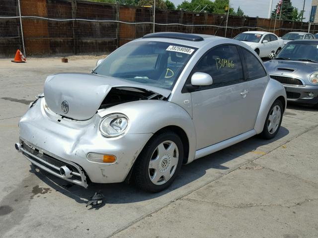 3VWCA21CXXM472662 - 1999 VOLKSWAGEN NEW BEETLE 银色 照片 2