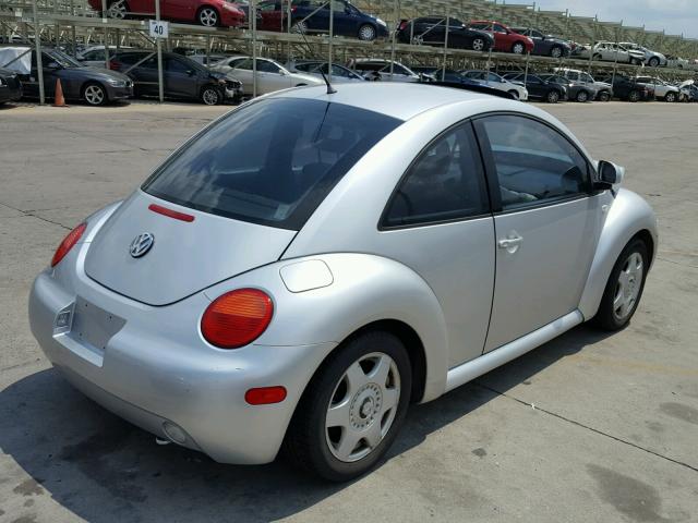3VWCA21CXXM472662 - 1999 VOLKSWAGEN NEW BEETLE 银色 照片 4