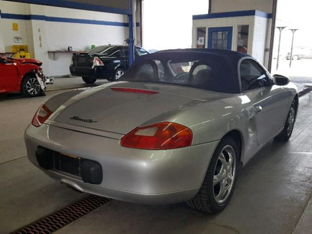 WP0CA2983XU633402 - 1999 PORSCHE BOXSTER SILVER photo 4