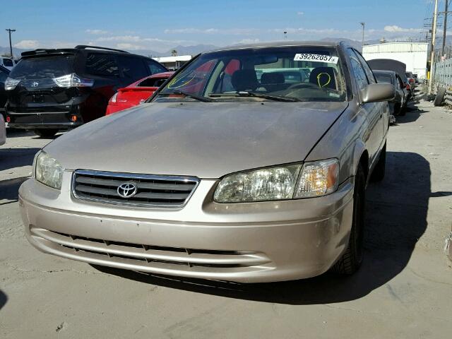 JT2BG22K2Y0419941 - 2000 TOYOTA CAMRY CE TAN photo 2