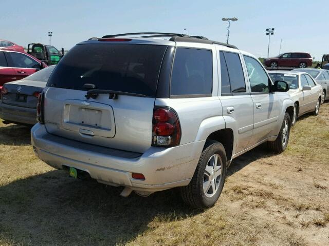 1GNDS13S382117092 - 2008 CHEVROLET TRAILBLAZE SILVER photo 4