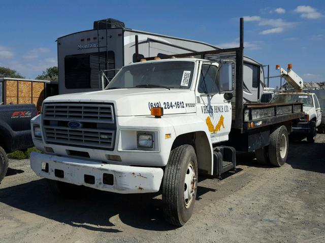 1FDMF60H3KVA04425 - 1989 FORD F600 WHITE photo 2