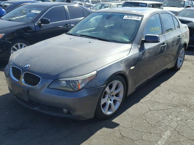 WBANB335X4B113860 - 2004 BMW 545 I GRAY photo 2