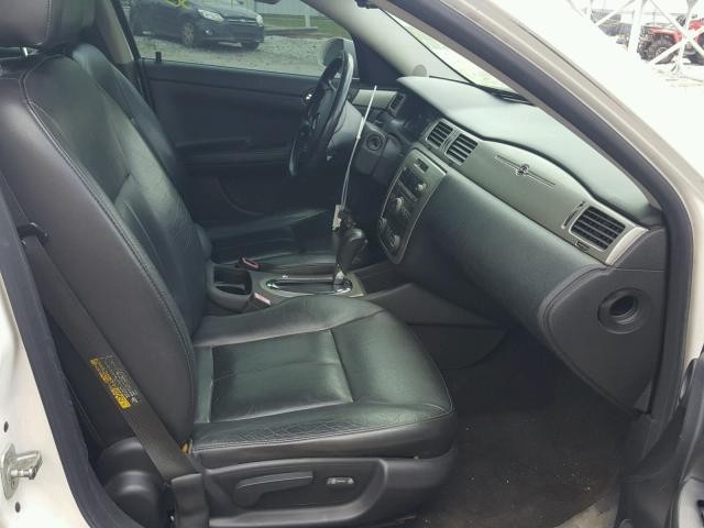 2G1WD58C869252175 - 2006 CHEVROLET IMPALA SUP 白色 照片 5