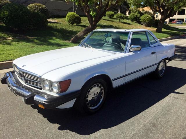 WDBBA48DXJA089607 - 1988 MERCEDES-BENZ 560 SL WHITE photo 1