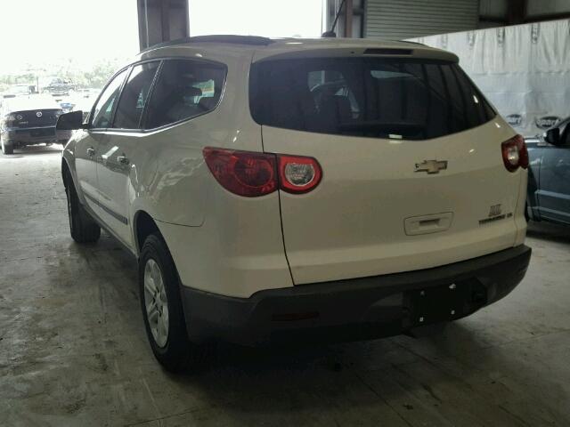 1GNLREED4AJ200197 - 2010 CHEVROLET TRAVERSE L WHITE photo 3