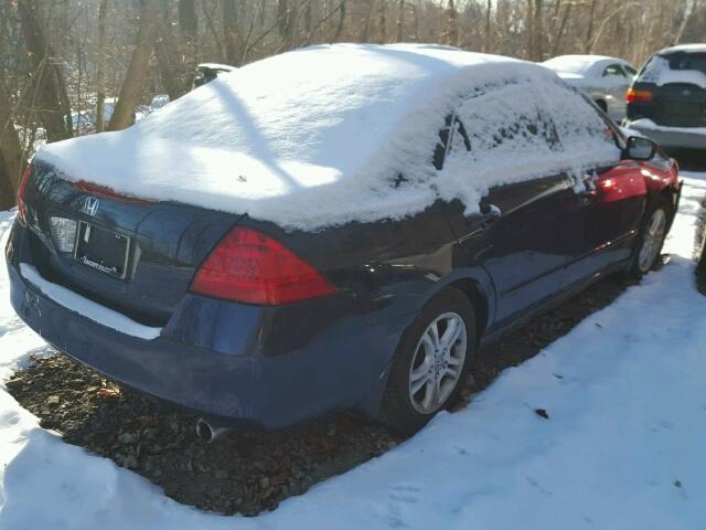 1HGCM56396A082704 - 2006 HONDA ACCORD SE BLUE photo 4