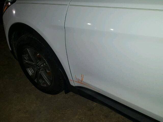 5XYZUDLB3GG308963 - 2016 HYUNDAI SANTA FE S 白色 照片 9