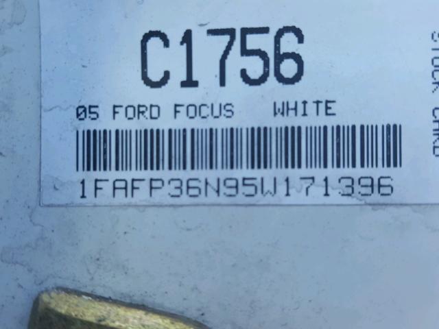 1FAFP36N95W171396 - 2005 FORD FOCUS ZXW WHITE photo 10