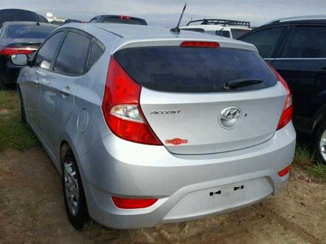 KMHCT5AE2FU226145 - 2015 HYUNDAI ACCENT GS SILVER photo 3