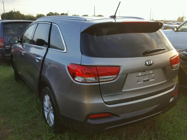 5XYPGDA52HG246212 - 2017 KIA SORENTO LX GRAY photo 3