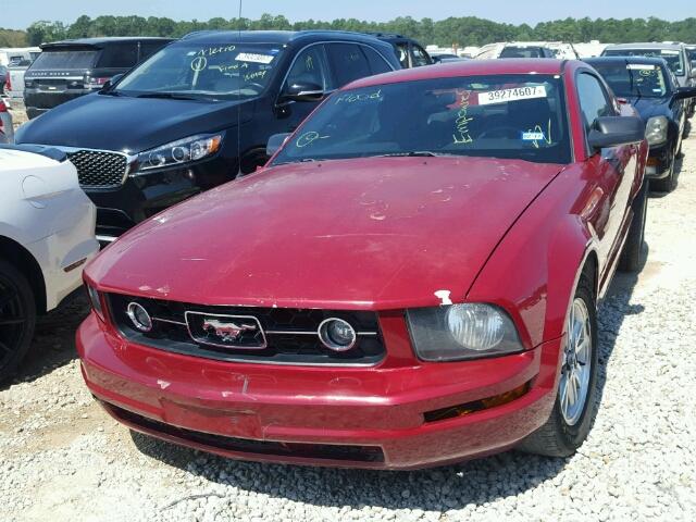 1ZVHT80N085146592 - 2008 FORD MUSTANG RED photo 2