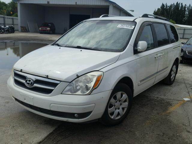 KNDMC233876024936 - 2007 HYUNDAI ENTOURAGE WHITE photo 2