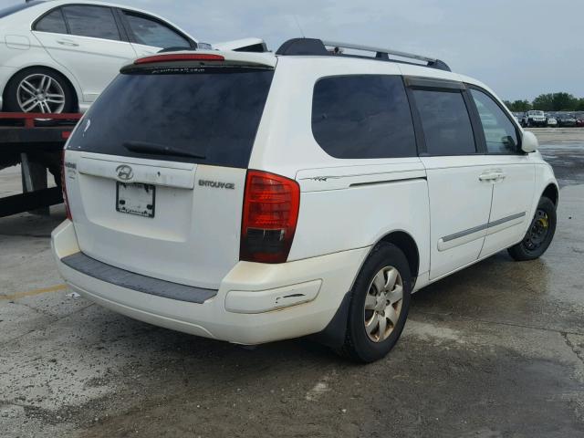 KNDMC233876024936 - 2007 HYUNDAI ENTOURAGE WHITE photo 4