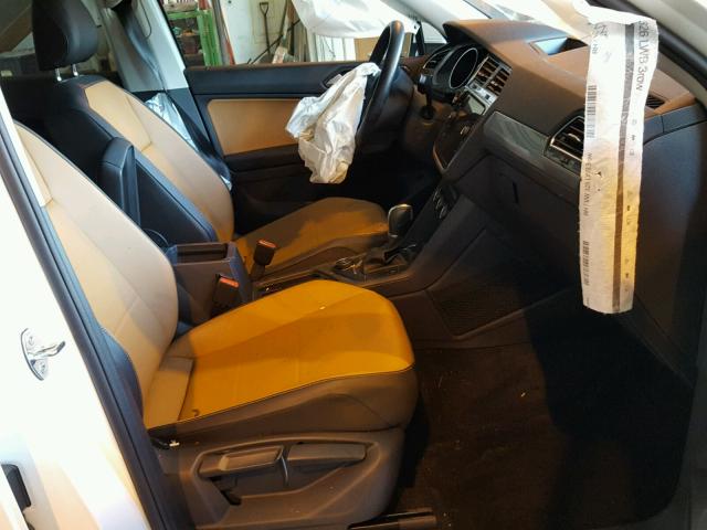 3VV2B7AX1JM012908 - 2018 VOLKSWAGEN TIGUAN SE WHITE photo 5