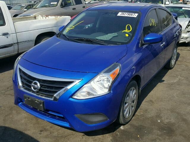 3N1CN7APXFL828512 - 2015 NISSAN VERSA S BLUE photo 2