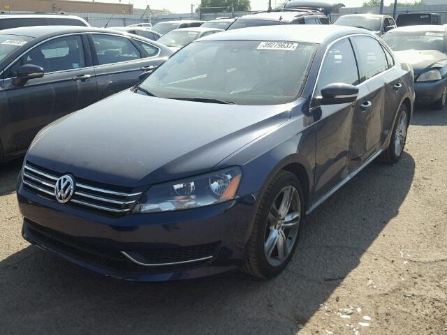 1VWBT7A36EC040023 - 2014 VOLKSWAGEN PASSAT BLUE photo 2