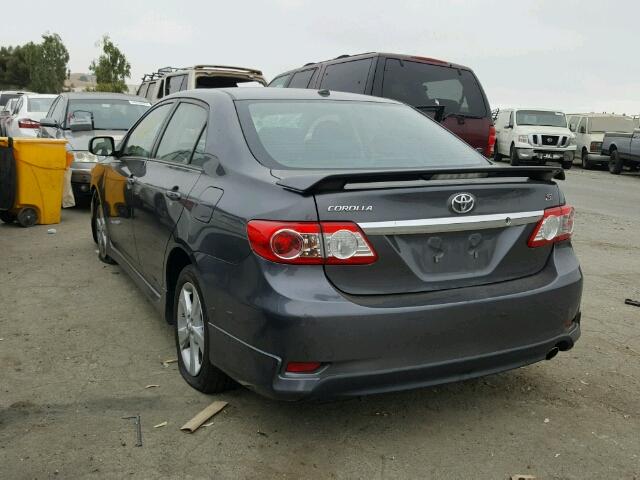 2T1BU4EE9BC656103 - 2011 TOYOTA COROLLA BA SILVER photo 3