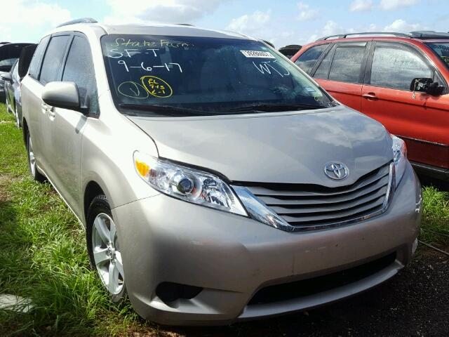 5TDKK3DC1FS682188 - 2015 TOYOTA SIENNA LE SILVER photo 1