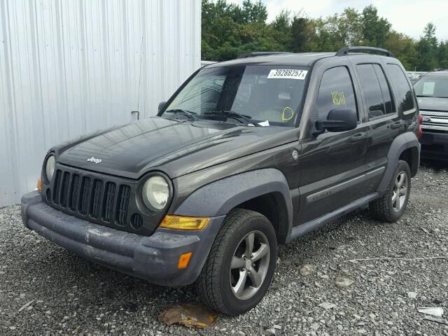 1J4GL48K15W539115 - 2005 JEEP LIBERTY SP BLACK photo 2