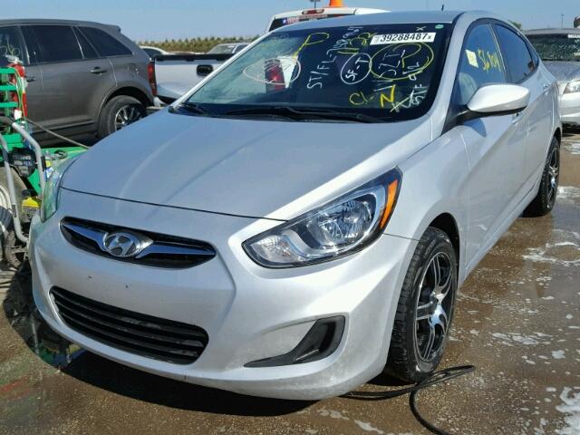 KMHCT4AE1EU748967 - 2014 HYUNDAI ACCENT SILVER photo 2