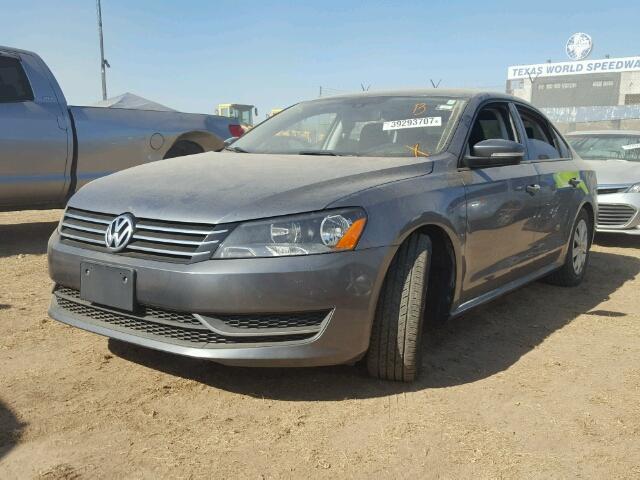 1VWAP7A39DC117868 - 2013 VOLKSWAGEN PASSAT S GRAY photo 2