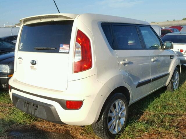 KNDJT2A53D7755822 - 2013 KIA SOUL WHITE photo 4