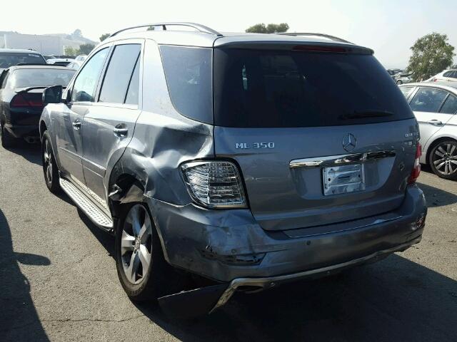 4JGBB2FB5BA633819 - 2011 MERCEDES-BENZ ML 350 BLU SILVER photo 3