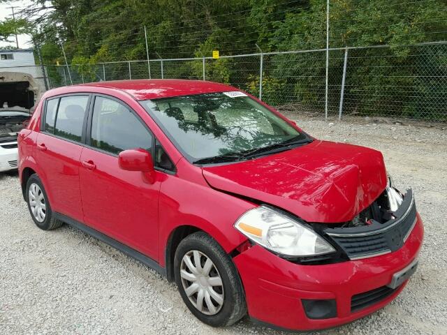 3N1BC13E07L394936 - 2007 NISSAN VERSA S RED photo 1