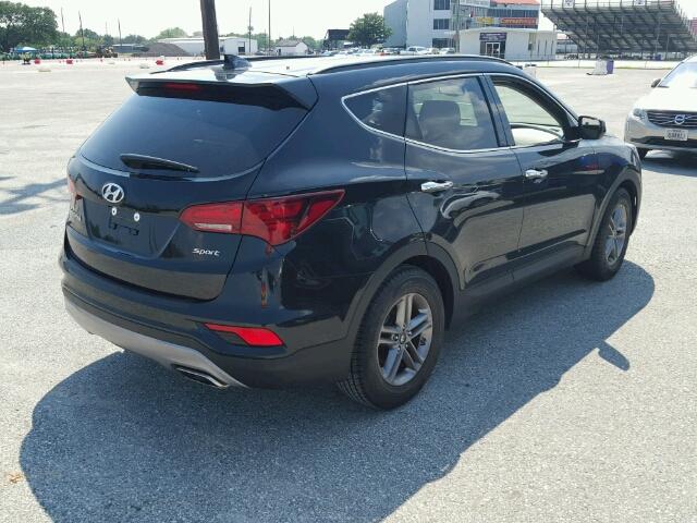 5NMZU3LB4HH012352 - 2017 HYUNDAI SANTA FE S 黑色 照片 4