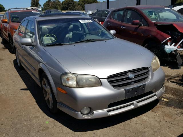 JN1CA31A11T102218 - 2001 NISSAN MAXIMA GXE SILVER photo 1