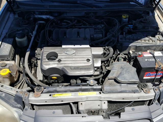 JN1CA31A11T102218 - 2001 NISSAN MAXIMA GXE SILVER photo 7