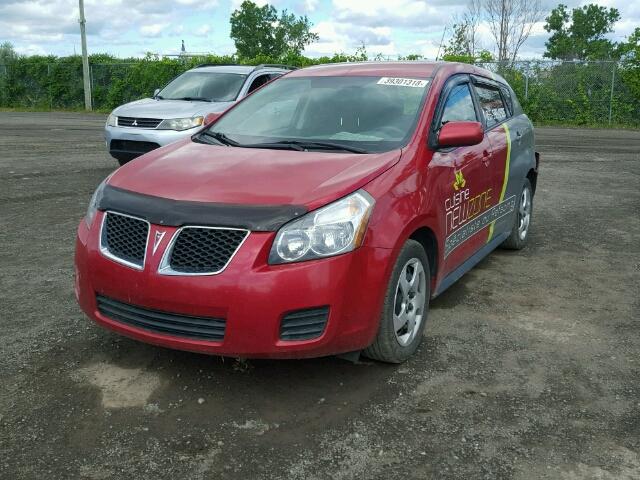 5Y2SP6E8XAZ409139 - 2010 PONTIAC VIBE RED photo 2