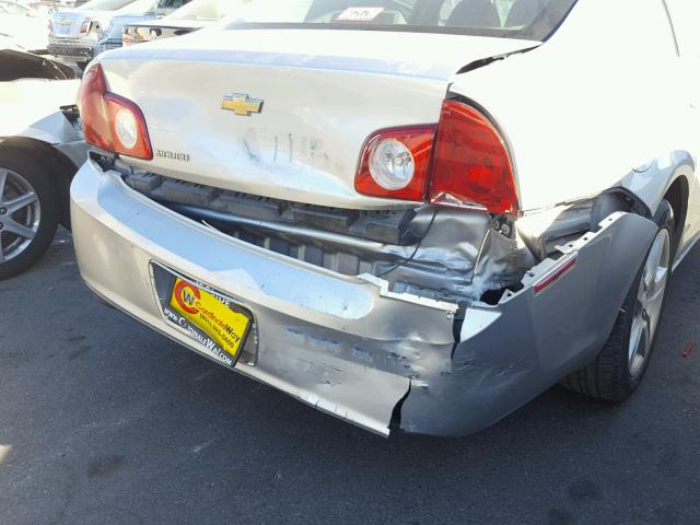 1G1ZB5EB8AF153726 - 2010 CHEVROLET MALIBU LS ვერცხლისფერი ფოტო 9