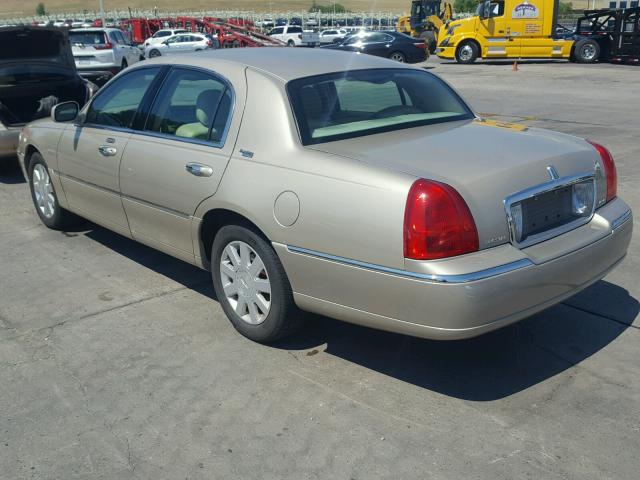 1LNHM82W07Y615047 - 2007 LINCOLN TOWN CAR S TAN photo 3