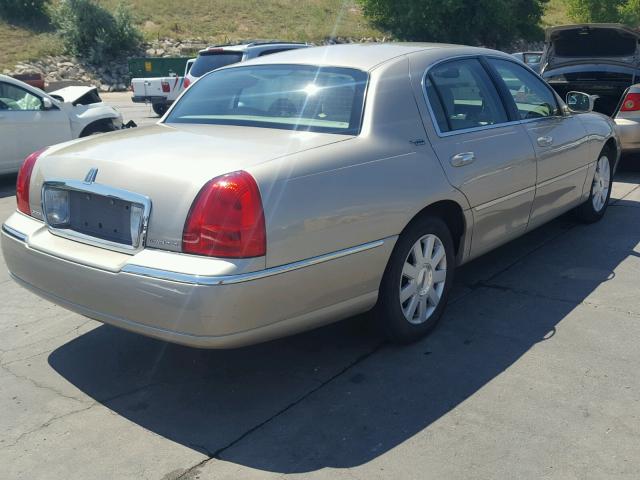 1LNHM82W07Y615047 - 2007 LINCOLN TOWN CAR S TAN photo 4