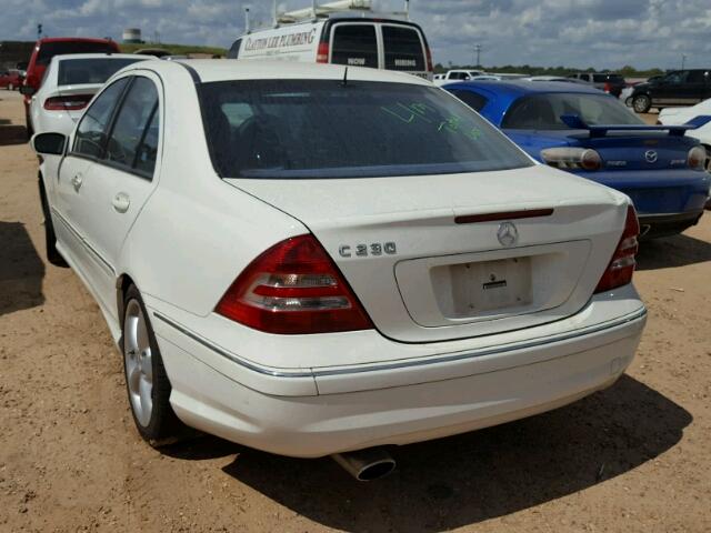 WDBRF52HX6F827661 - 2006 MERCEDES-BENZ C GENERATI WHITE photo 3