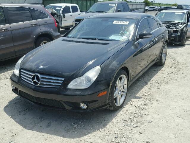 WDDDJ72X67A113527 - 2007 MERCEDES-BENZ CLS 550 BLACK photo 2