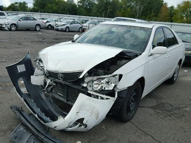 4T1BE32K16U660846 - 2006 TOYOTA CAMRY LE/X WHITE photo 2