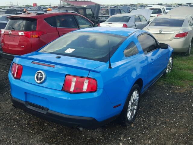 1ZVBP8AM1C5226394 - 2012 FORD MUSTANG BLUE photo 4