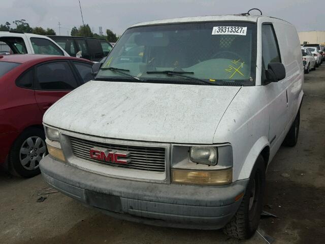 1GTDM19W8YB533944 - 2000 GMC SAFARI WHITE photo 2