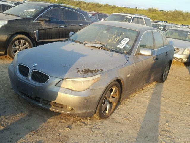 WBANA73564B810047 - 2004 BMW 530 SILVER photo 2