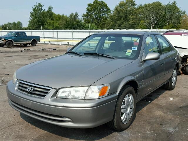 4T1BF22K81U122189 - 2001 TOYOTA CAMRY LE/X GRAY photo 2