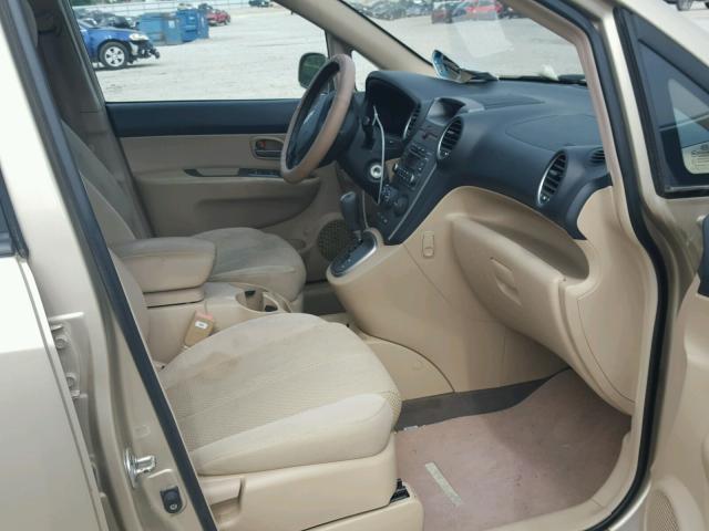 KNAFG526577120895 - 2007 KIA RONDO LX BEIGE photo 5