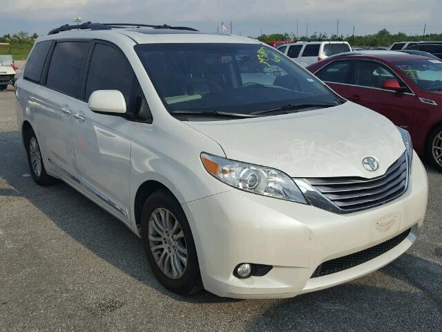 5TDYK3DC9FS686905 - 2015 TOYOTA SIENNA XLE WHITE photo 1