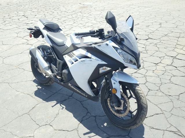 JKAEX8B16HDA36475 - 2017 KAWASAKI EX300 B WHITE photo 1